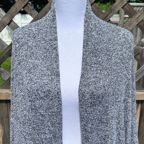 Happening in the Present Open Cardi size Medium - Picture 2 of 5